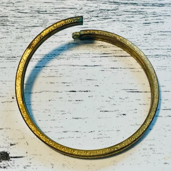 Antique Child’s Bangle Bracelet - Picture 3 of 5